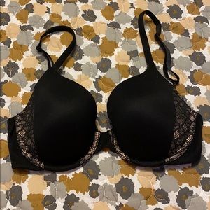 Victoria’s Secret | 32 D Lined Perfect Coverage